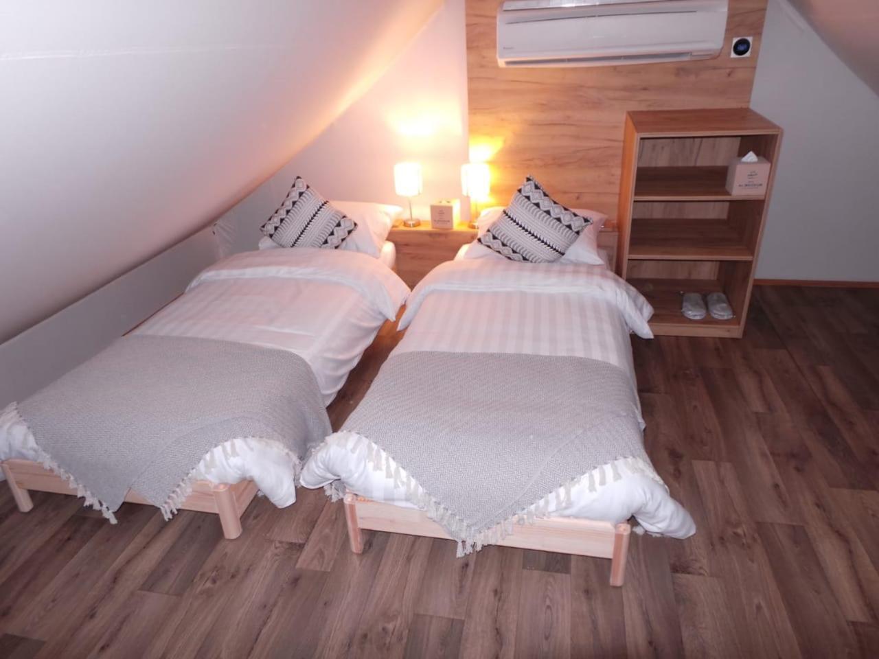 Bab Al Nojoum Hudayriyat Villas Абу Даби Стая снимка