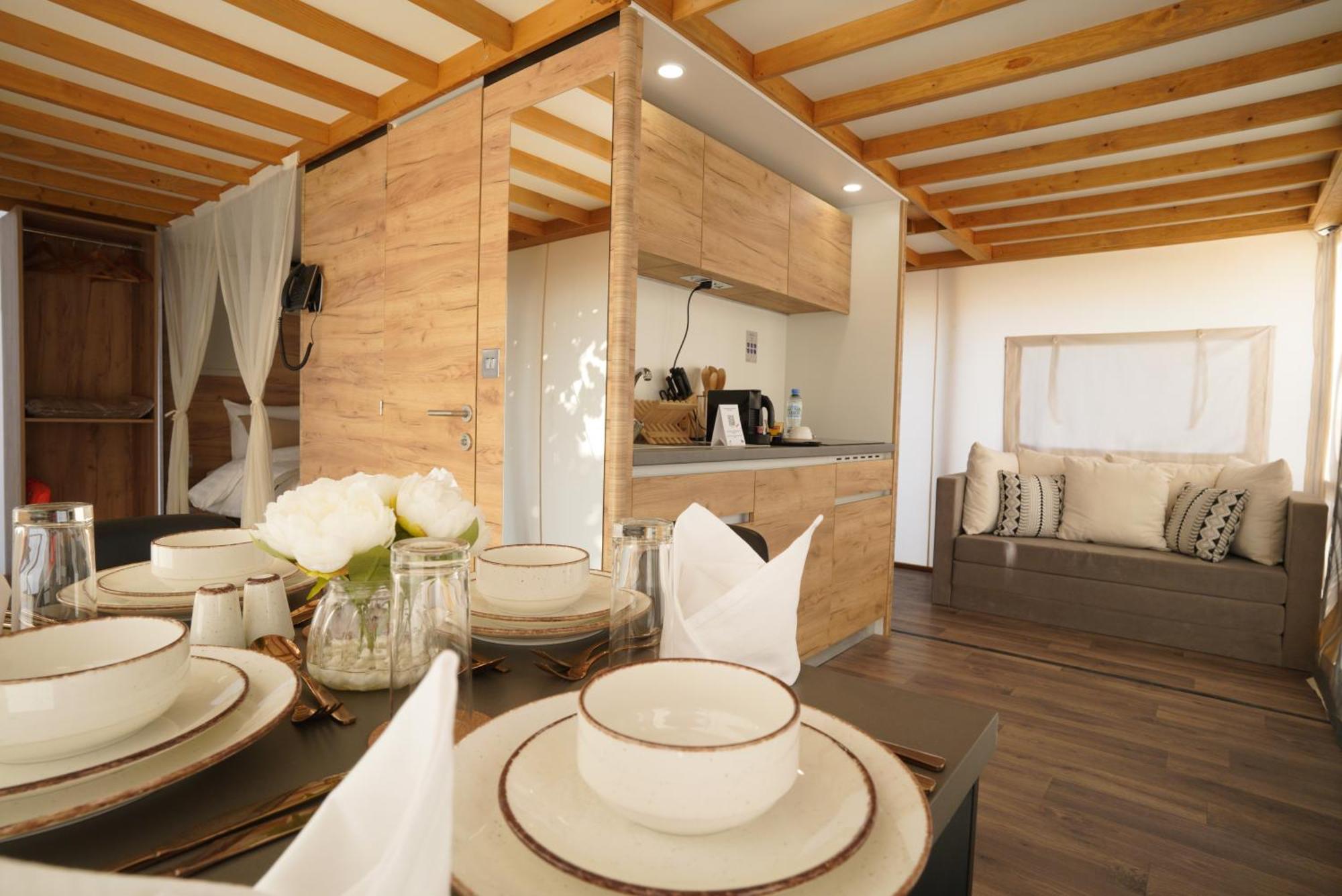 Bab Al Nojoum Hudayriyat Villas Абу Даби Стая снимка
